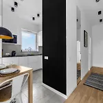 Lejlighed Wlodarzewska - 55m2, Parking, Balcony - By Rentujemy *