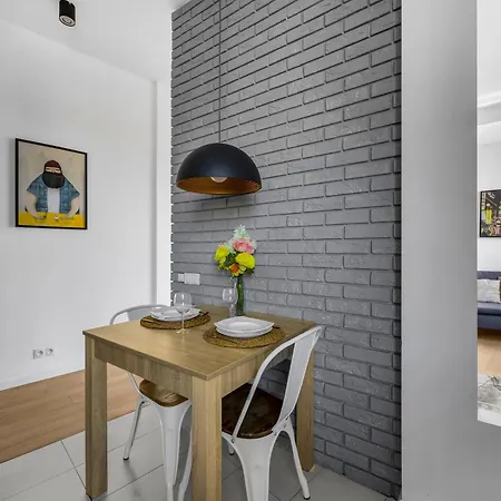 Apartment Wlodarzewska - 55m2, Parking, Balcony - By Rentujemy *