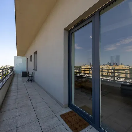 Apartment Wlodarzewska - 55m2, Parking, Balcony - By Rentujemy