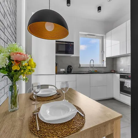 Lägenhet Wlodarzewska - 55m2, Parking, Balcony - By Rentujemy Warszawa