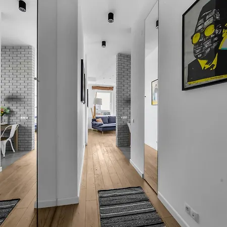 Apartment Wlodarzewska - 55m2, Parking, Balcony - By Rentujemy